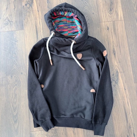 Wanakome Black Hoodie with Patterned Interior - Picture 2 of 8